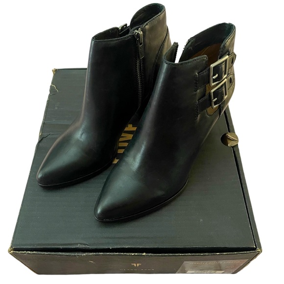 Frye Jennifer Belted Shootie Ankle Boot, Black Size 6M NWB! - Picture 3 of 11